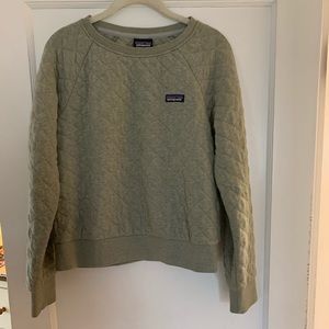 EUC Women’s Patagonia Quilted crewneck Sweatshirt size small